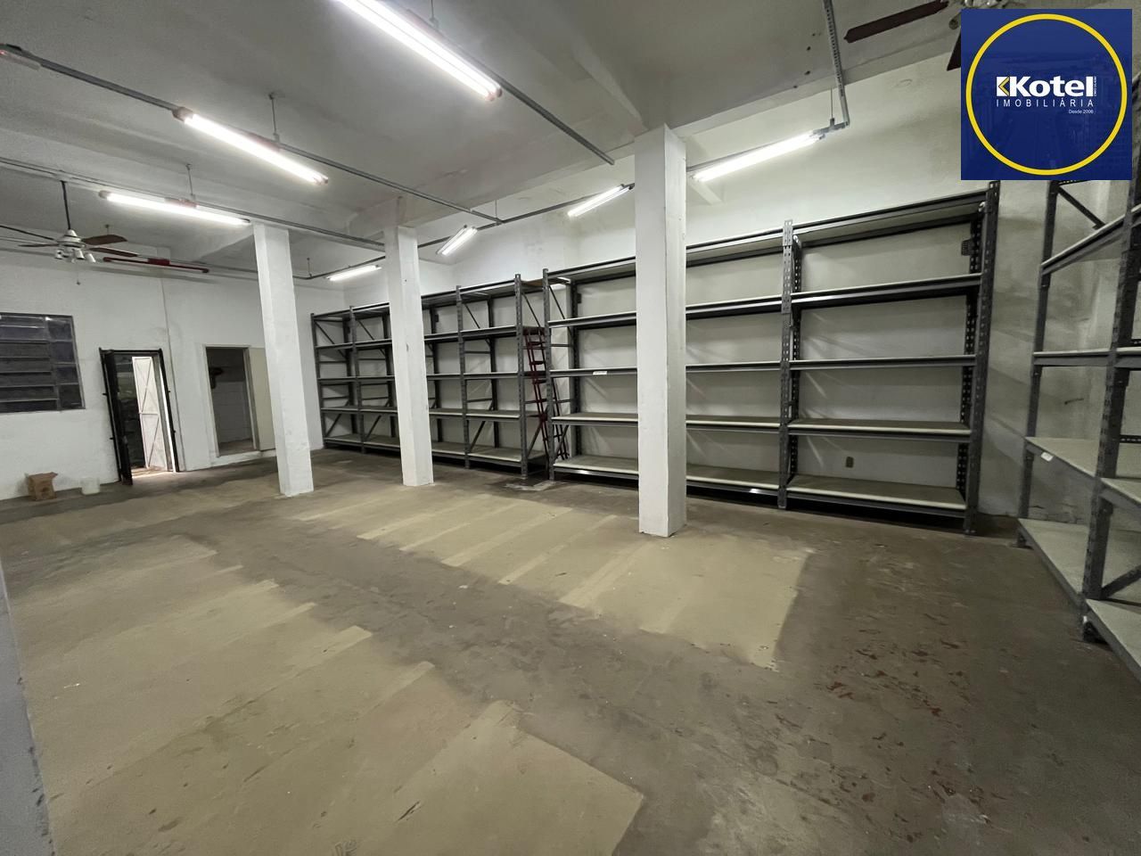 Loja 3 quartos para alugar, 339m², Floresta - Porto Alegre